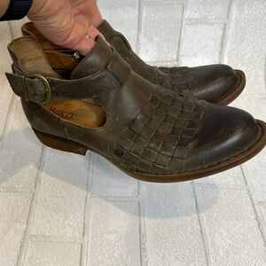 Born Women's Vivika leather bootie